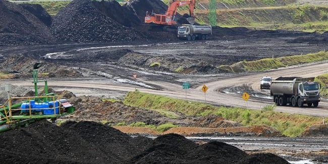 Pemerintah memberikan banyak insentif ke pengusaha batu bara yang mau melakukan hilirisasi di dalam negeri, salah satunya bayar royalti 0 persen. Ilustrasi. (ANTARA FOTO/SYIFA YULINNAS).