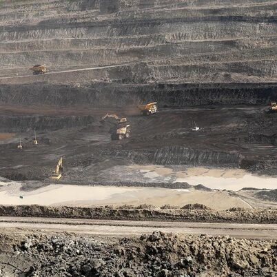 Foto: Aktivitas pertambangan batubara milik Bayan Resources di Tabang/Pakar, Kalimantan, Jumat (17/11/2023). (CNBC Indonesia/Muhammad Sabki)